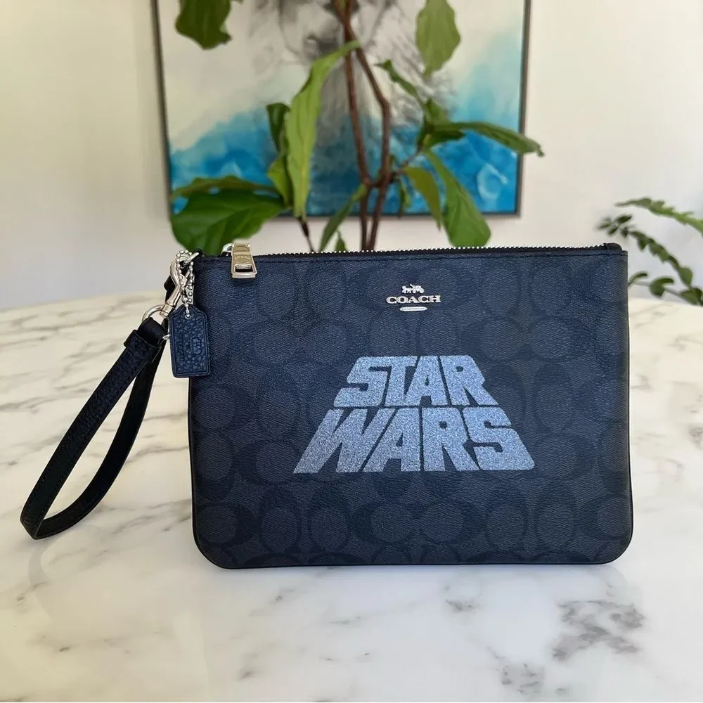 Star Wars X Coach Gallery Pouch In Signature Canvas With Motif F88488 Black